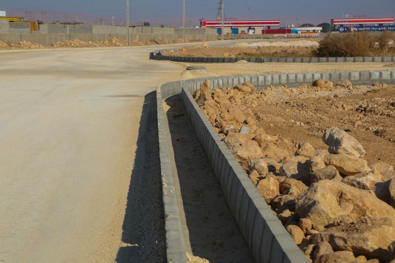 توقفگاه ۱۱۳ هکتاری خودروهای سنگین، راهبردی کلان برای سامان‌دهی حمل‌ونقل/ شیراز با سرمایه‌گذاری ۲۰ هزار میلیارد تومانی آینده ترافیک خود را می‌سازد