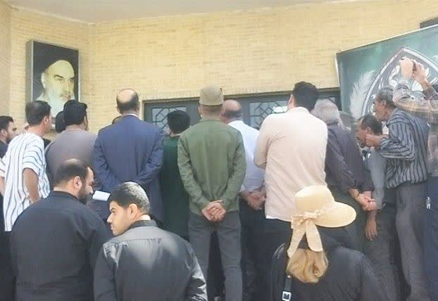 از تجمع هواداران دو عضو تعلیق شده جلوی درب شورا، تا انتخاب اعضای هیئت رئیسه در سال پنجم