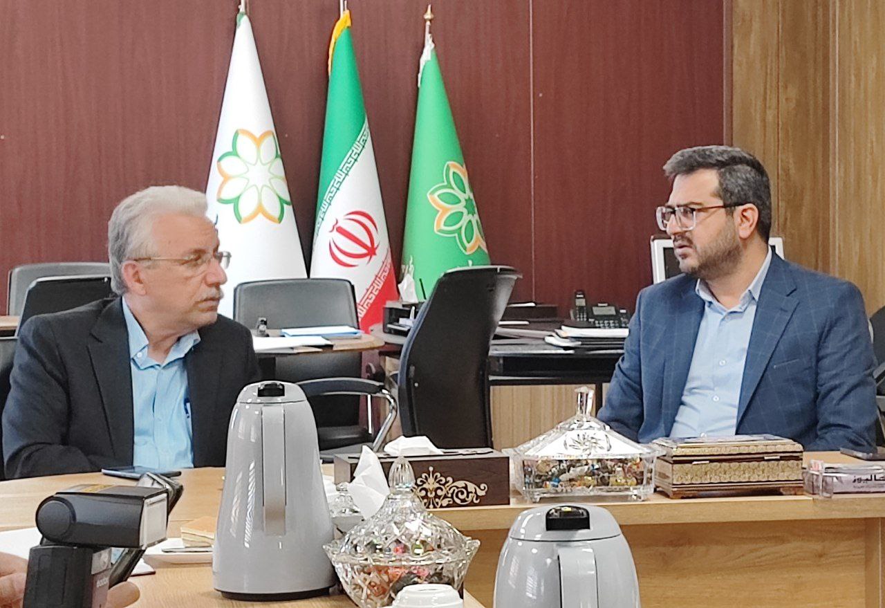 هم افزایی برای پیوند میان صنعت و دانشگاه/ تفاهم‌نامه همکاری میان معاونت حمل‌ونقل و ترافیک شهرداری شیراز و دانشگاه صنعتی شیراز؛ گامی مؤثر در مسیر شهر هوشمند و دانش‌بنیان