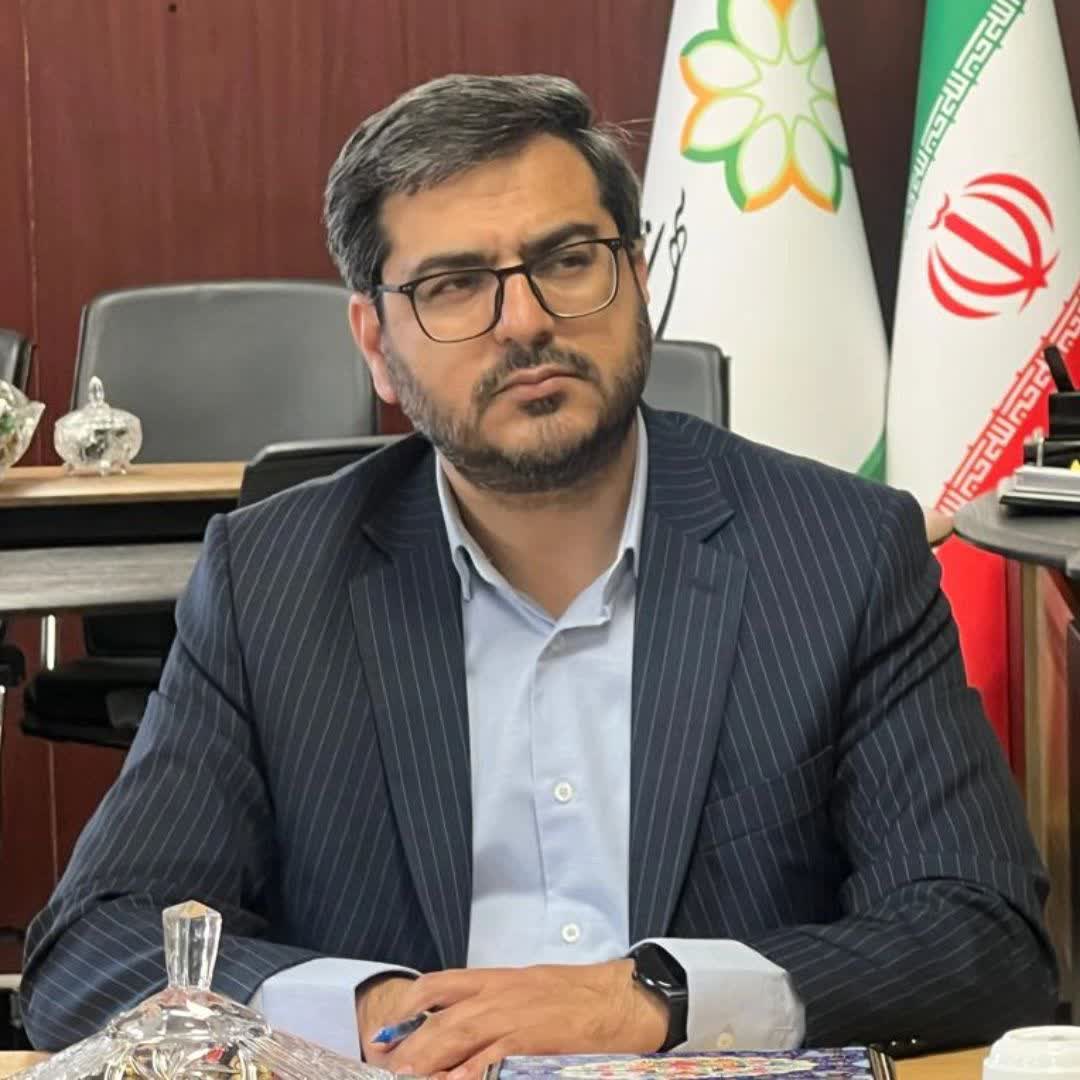 جایزه چهره های ماندگار و مشهور حوزه حمل و نقل و ترافیک توسط شهرداری و بنیاد نخبگان طراحی و راه اندازی خواهد شد.