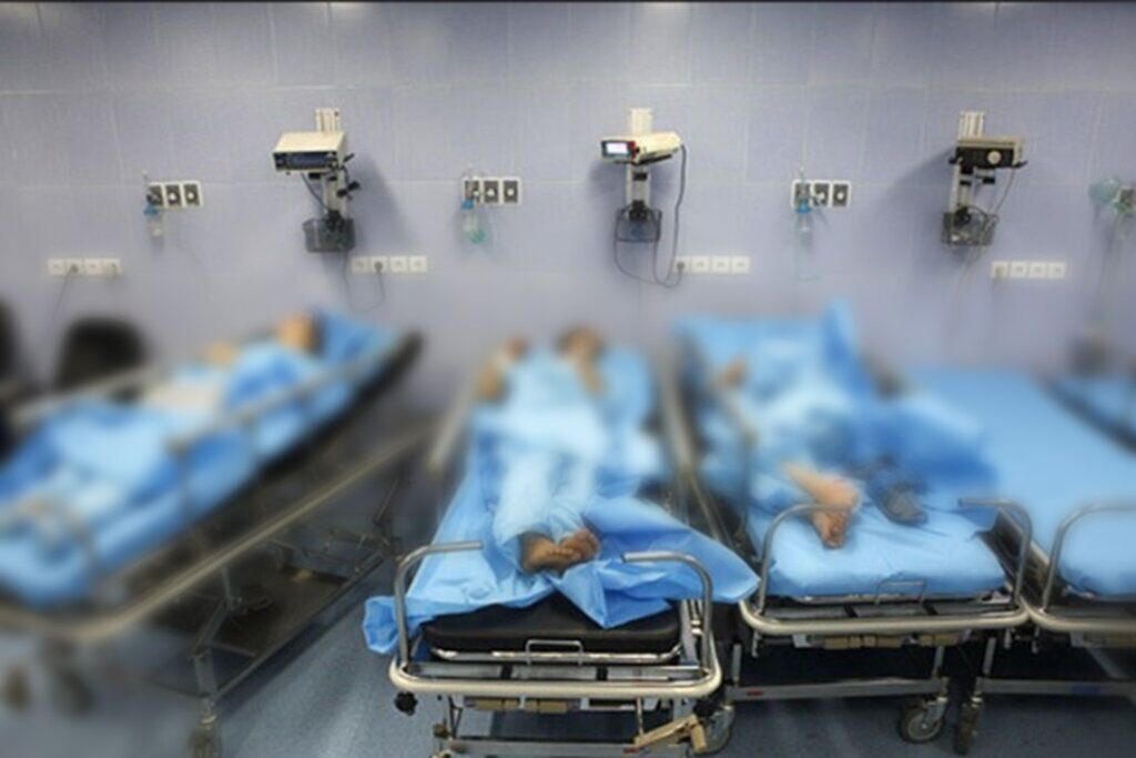 بررسی ها برای علت عوارض گوارشی  12 دانشجوی دانشگاه، در حال انجام است
