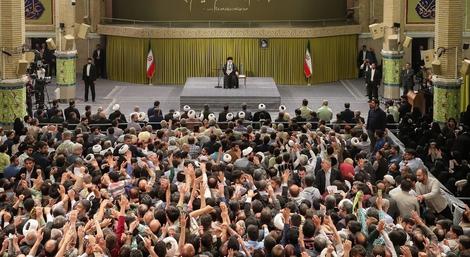هرکس به ایران قوی علاقه‌مند است در انتخابات شرکت کند