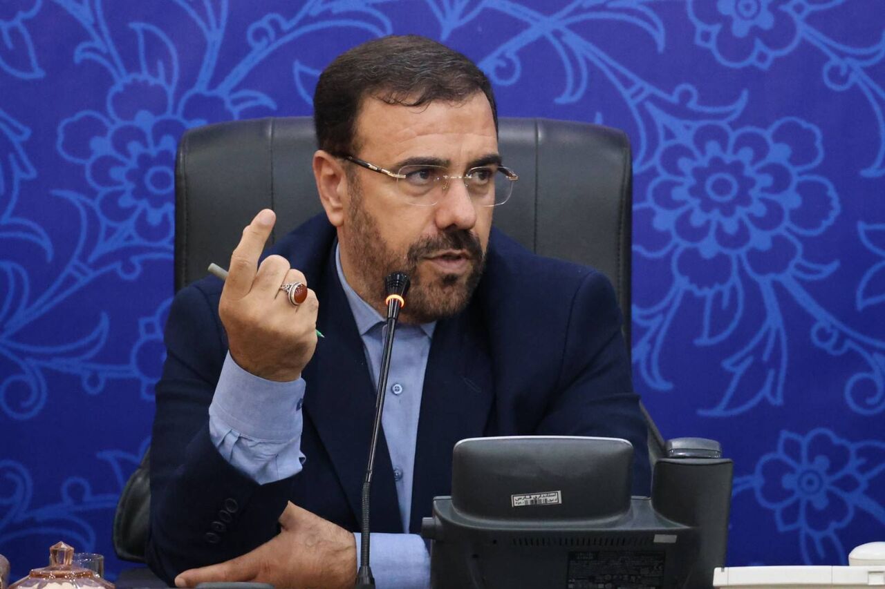 استاندار فارس بخواند!  گردابی که عمق تفکر را می‌بلعد!